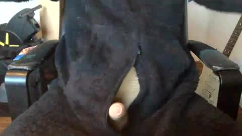 Snapshot of captain8inches chatting on January 15, 2025, 9:24 am Captain 8 Inches online show from January 15, 2025, 9:24 am