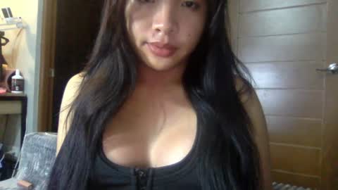 Snapshot of captivatingyumi chatting on June 27, 2026, 9:25 am Yumi Aera online show from June 27, 2026, 9:25 am