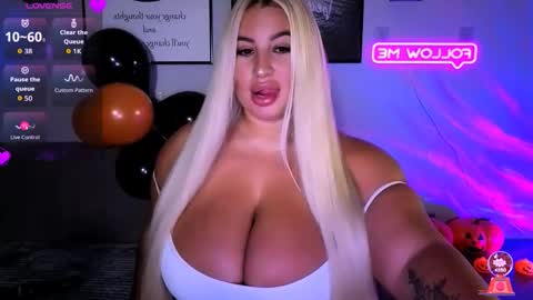 Snapshot of cara__harris chatting on October 29, 2025, 7:26 pm . . online show from October 29, 2025, 7:26 pm