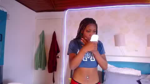 Snapshot of caramel_kiss_ chatting on June 1, 2026, 12:18 pm caramel_kiss_ online show from June 1, 2026, 12:18 pm