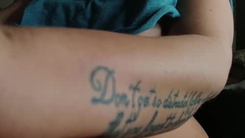 Snapshot of caramel_marshmallow chatting on November 6, 2025, 11:15 pm caramel_marshmallow online show from November 6, 2025, 11:15 pm