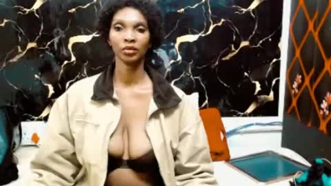Snapshot of caramelminxx_ chatting on June 27, 2026, 12:22 pm caramelminxx_ online show from June 27, 2026, 12:22 pm