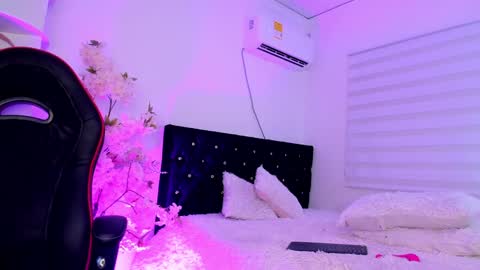 Snapshot of caramelo_exotico chatting on December 23, 2024, 9:27 am Caramel online show from December 23, 2024, 9:27 am