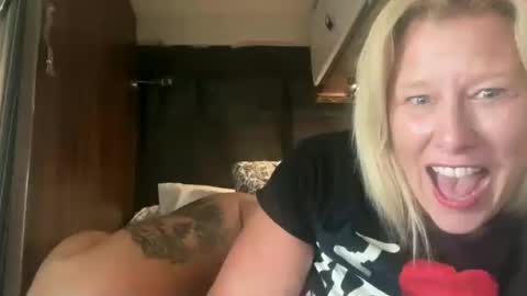 carebear5719 online show from June 19, 2026, 7:17 pm