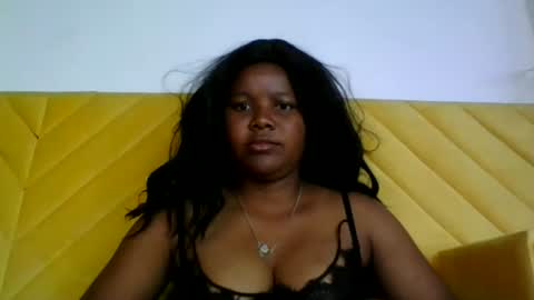 Snapshot of carene25 chatting on June 15, 2026, 2:14 am CARENE online show from June 15, 2026, 2:14 am