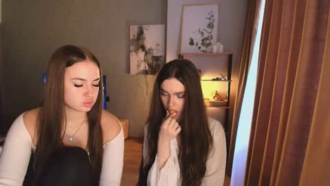 caressyourself online show from December 1, 2025, 5:34 am