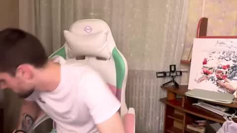 Cari online show from November 27, 2025, 7:49 pm