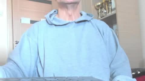 Snapshot of carin_the_body chatting on May 22, 2026, 11:05 am Laz online show from May 22, 2026, 11:05 am