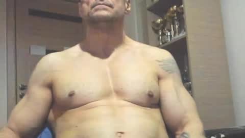 Snapshot of carin_the_body chatting on May 31, 2026, 1:03 am Laz online show from May 31, 2026, 1:03 am
