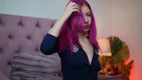  Carina  online show from March 1, 2026, 10:01 pm