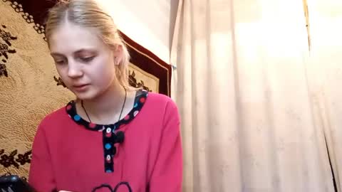 Kira online show from April 22, 2026, 2:47 am