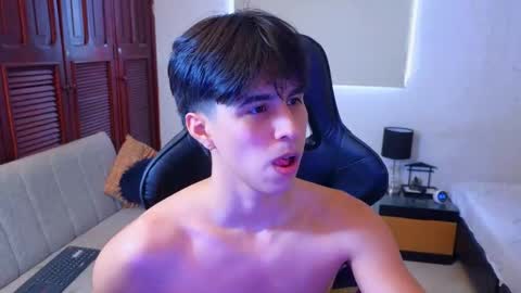 Snapshot of carl_dixon chatting on October 4, 2025, 6:28 pm carl_dixon online show from October 4, 2025, 6:28 pm