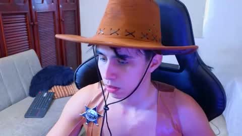 Snapshot of carl_dixon chatting on October 31, 2025, 5:03 pm carl_dixon online show from October 31, 2025, 5:03 pm