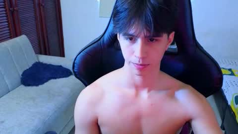 Snapshot of carl_dixon chatting on November 21, 2025, 8:29 pm carl_dixon online show from November 21, 2025, 8:29 pm