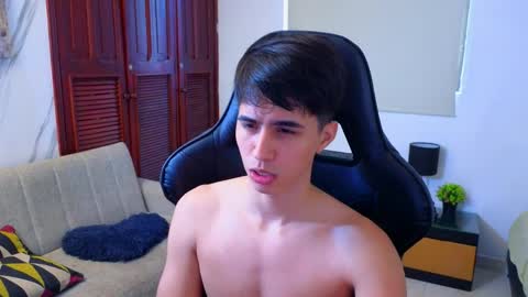 carl_dixon online show from May 1, 2026, 10:03 pm
