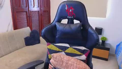 Snapshot of carl_dixon chatting on June 16, 2026, 7:16 pm carl_dixon online show from June 16, 2026, 7:16 pm
