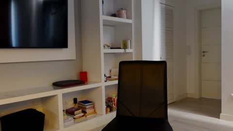 carla_secretary online show from July 21, 2026, 1:24 pm