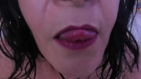 Carla online show from May 5, 2026, 8:17 pm