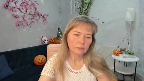 Snapshot of carla_vogue chatting on November 1, 2025, 3:30 am Carla Vogue online show from November 1, 2025, 3:30 am