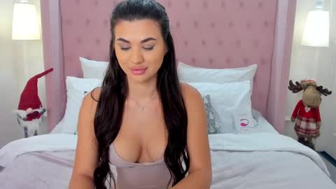 Snapshot of carlamonte chatting on December 16, 2024, 1:43 pm Carla online show from December 16, 2024, 1:43 pm