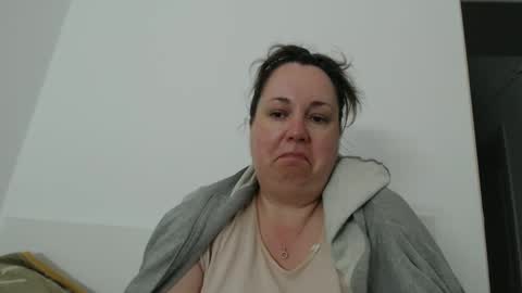 Snapshot of carlaruth chatting on April 9, 2026, 3:17 am Carlaruth online show from April 9, 2026, 3:17 am