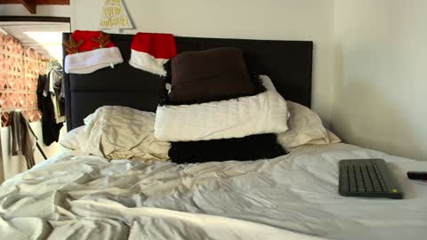 Snapshot of carlbadams96 chatting on December 31, 2024, 8:12 pm sebasfit online show from December 31, 2024, 8:12 pm