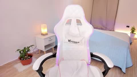 Snapshot of carleewinter chatting on November 22, 2025, 1:48 am Alejandra online show from November 22, 2025, 1:48 am