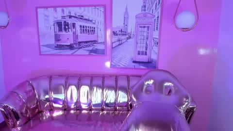 Snapshot of carlie_mayer chatting on January 4, 2025, 3:18 am CARLYE online show from January 4, 2025, 3:18 am