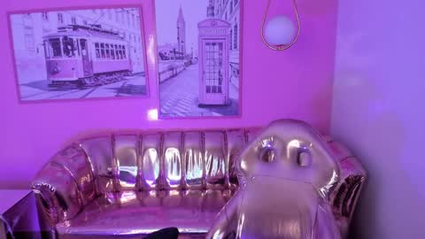 Snapshot of carlie_mayer chatting on January 31, 2025, 4:03 am CARLYE online show from January 31, 2025, 4:03 am