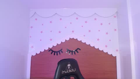 Snapshot of carlie_mayer chatting on October 23, 2025, 3:17 am CARLYE online show from October 23, 2025, 3:17 am