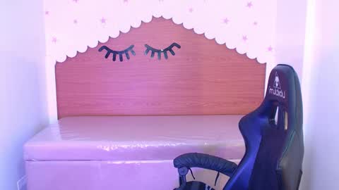 Snapshot of carlie_mayer chatting on October 30, 2025, 3:30 am CARLYE online show from October 30, 2025, 3:30 am