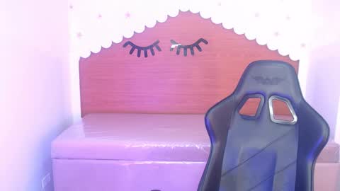 Snapshot of carlie_mayer chatting on November 15, 2025, 3:15 am CARLYE online show from November 15, 2025, 3:15 am