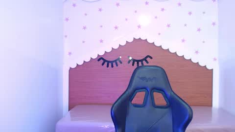 Snapshot of carlie_mayer chatting on November 21, 2025, 3:16 am CARLYE online show from November 21, 2025, 3:16 am