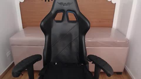 Snapshot of carlie_mayer chatting on November 27, 2025, 3:47 pm CARLYE online show from November 27, 2025, 3:47 pm