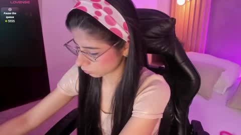 Snapshot of carlina_15 chatting on June 4, 2026, 12:33 pm C A R L I N A online show from June 4, 2026, 12:33 pm