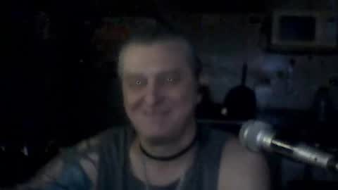 carlos712009 online show from April 27, 2026, 6:33 am