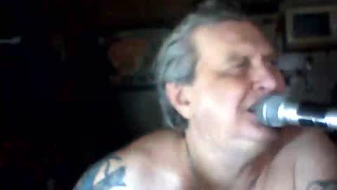 carlos712009 online show from June 9, 2026, 4:29 pm