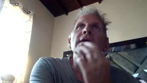 CarlosBangsYeidy online show from August 2, 2026, 9:02 pm