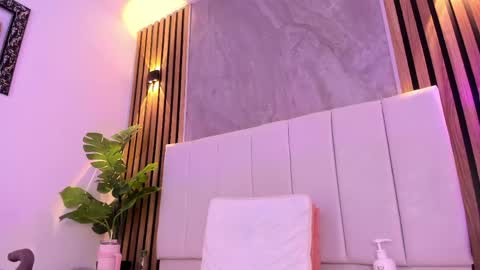 Snapshot of carlotta_velour chatting on May 6, 2026, 7:24 am Carlotta Velour online show from May 6, 2026, 7:24 am