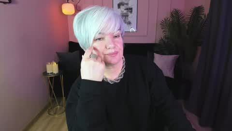 Carmen online show from February 8, 2025, 9:25 pm