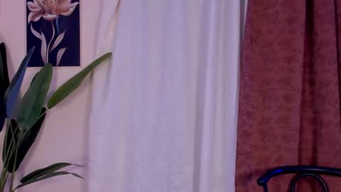 Snapshot of carmillaross chatting on July 14, 2026, 12:57 am CARMILLA ROSS online show from July 14, 2026, 12:57 am