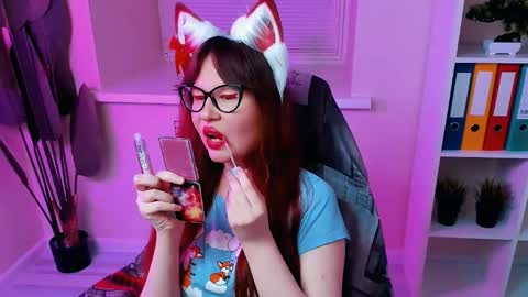 Snapshot of carol_carmen chatting on September 18, 2025, 10:23 pm Carol online show from September 18, 2025, 10:23 pm