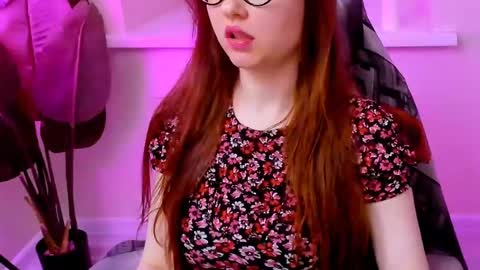 Snapshot of carol_carmen chatting on June 3, 2026, 12:24 am Carol online show from June 3, 2026, 12:24 am