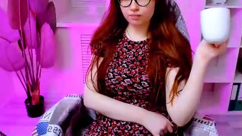 Snapshot of carol_carmen chatting on June 14, 2026, 10:34 pm Carol online show from June 14, 2026, 10:34 pm