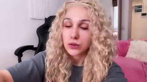 carol_may_ online show from June 14, 2026, 5:31 am