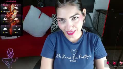 Snapshot of carolaine69_ chatting on May 4, 2026, 2:02 pm Caroline online show from May 4, 2026, 2:02 pm
