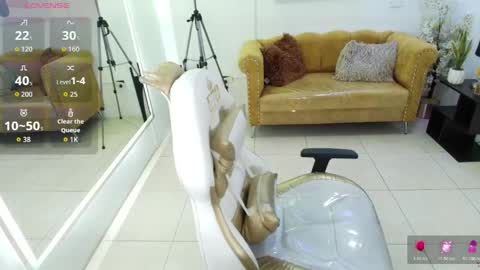 Snapshot of carolina_cherry chatting on May 8, 2026, 12:43 pm CAROLINA. online show from May 8, 2026, 12:43 pm
