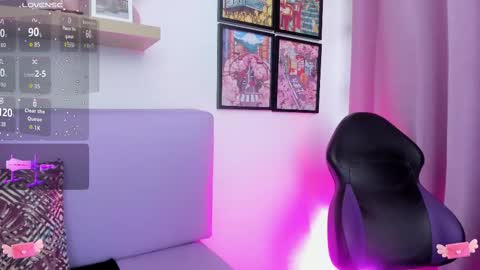 Carolina  online show from September 19, 2025, 10:43 pm