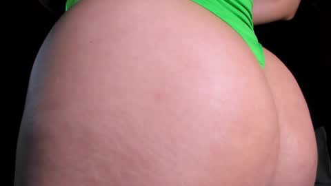 Snapshot of carolina_ml chatting on June 6, 2026, 1:49 pm CarolinaM online show from June 6, 2026, 1:49 pm