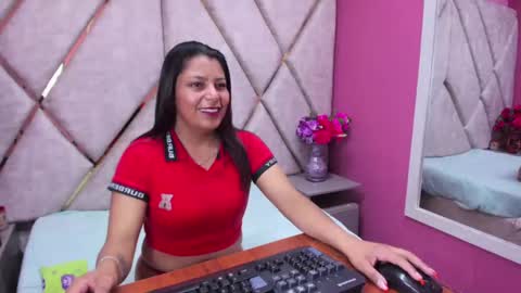 Snapshot of carolina_suarez_ chatting on October 16, 2025, 2:34 am carolina suarez online show from October 16, 2025, 2:34 am